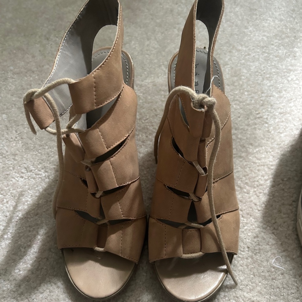 Hinge Lace-ip Boot - size 9.5